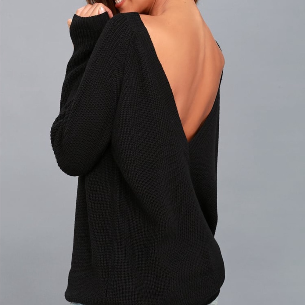 Lulu’s V-back Black sweater
